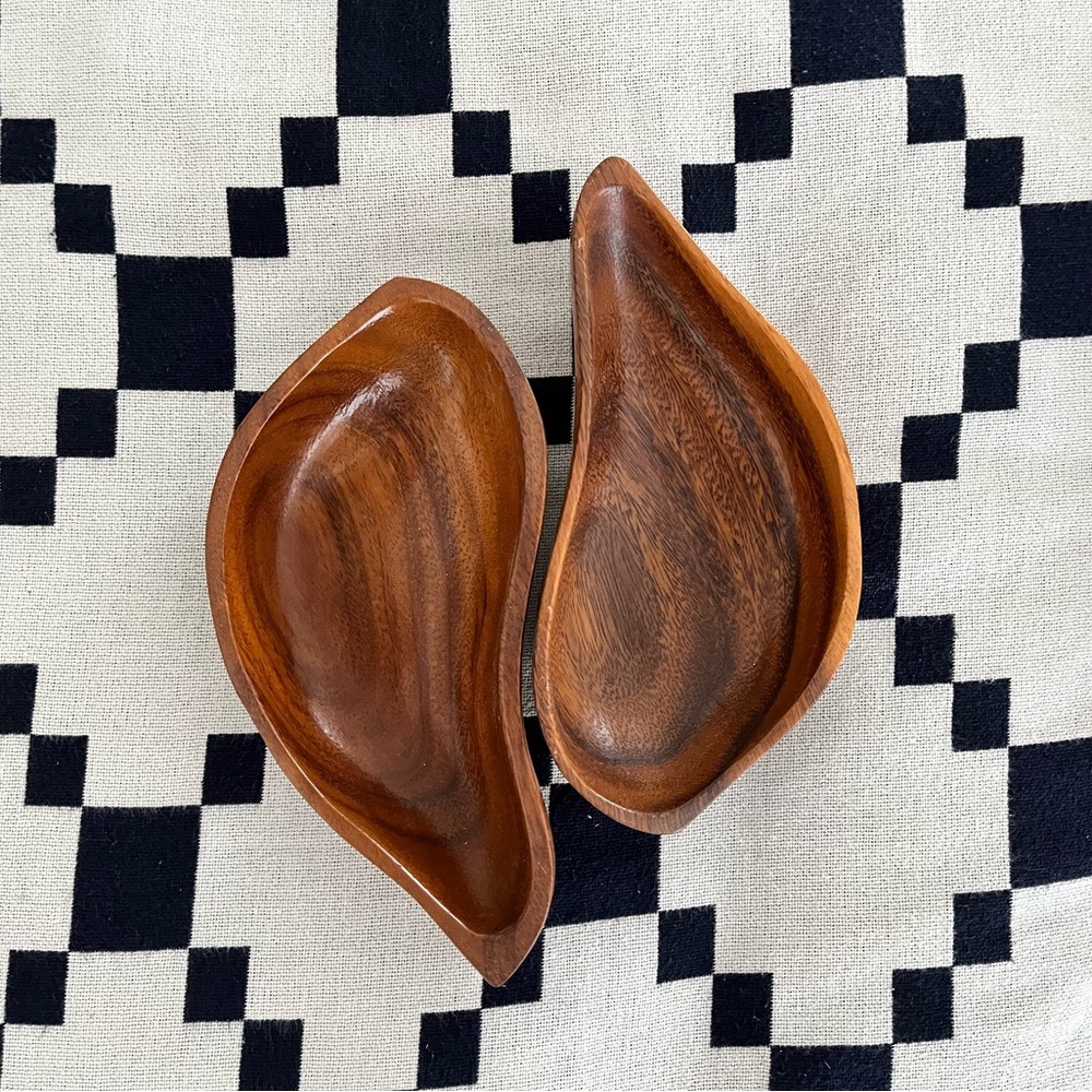 Monkey Pod serving bowls